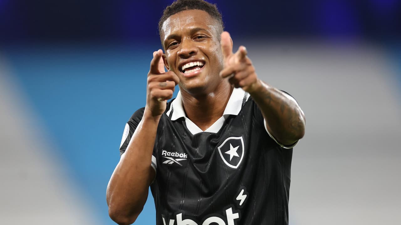 Concorrência externa afasta Danilo do Palmeiras, que mantém cria no radar