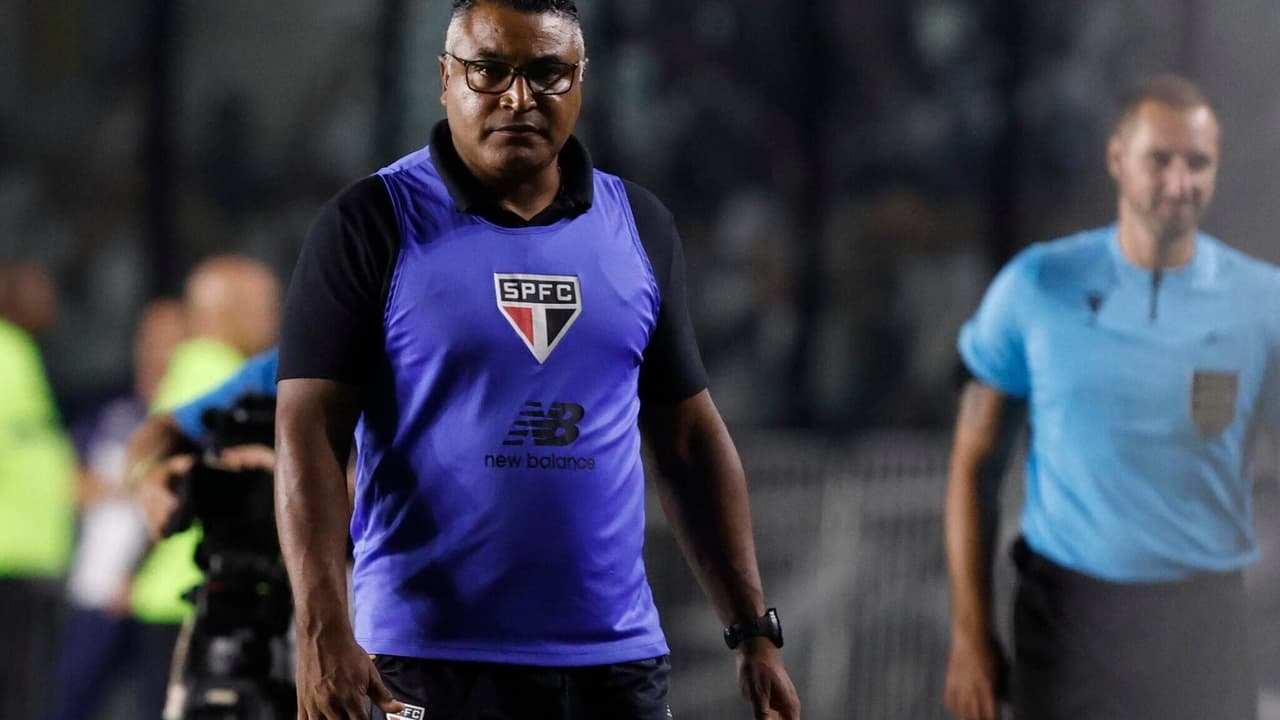 Diretoria do São Paulo analisa vaias da torcida a Roger Machado e descarta demissão imediata — Futebol