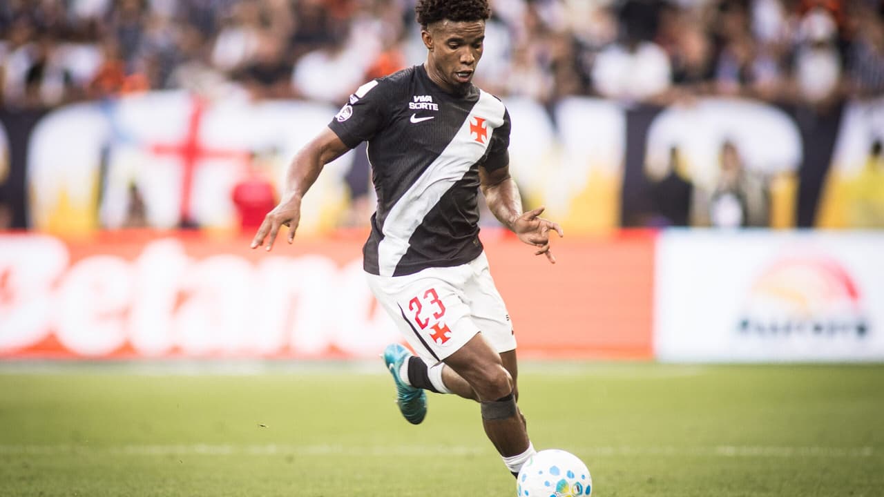 Thiago Mendes enfrenta denúncia no STJD por questionar arbitragem em revés vascaíno — Futebol