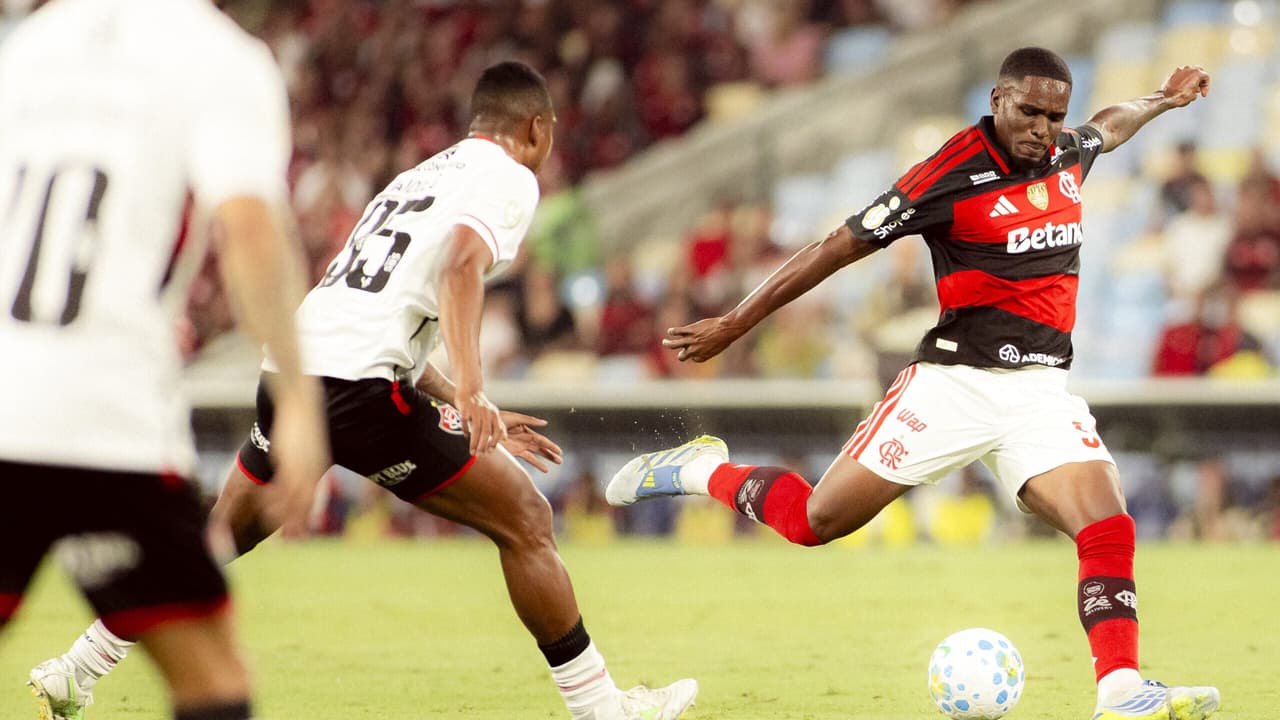 Evertton Araújo brilha no Flamengo com golaço e confirmação de sua evolução