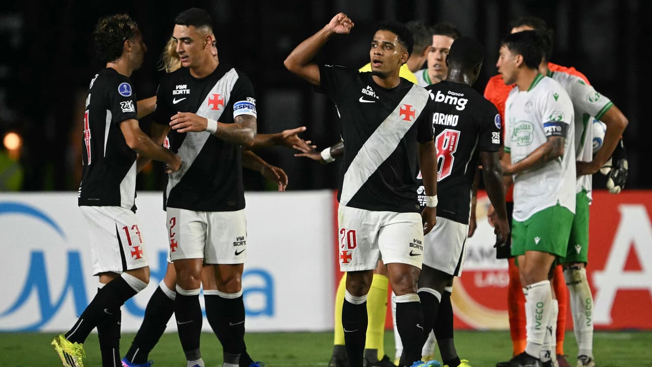 Virada emocionante! Audax Italiano supera Vasco em São Januário pela Sul-Americana