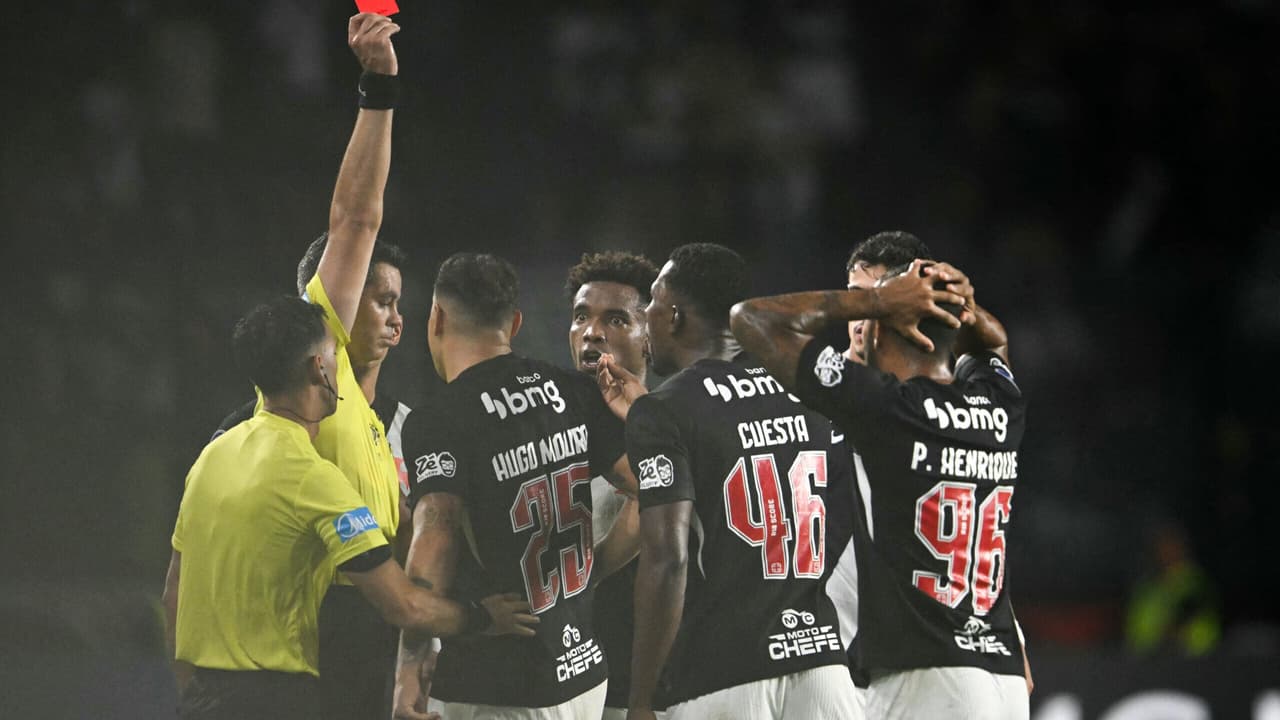 Vasco Perde de Virada para o Audax Italiano em Jogo Polêmico na Sul-Americana