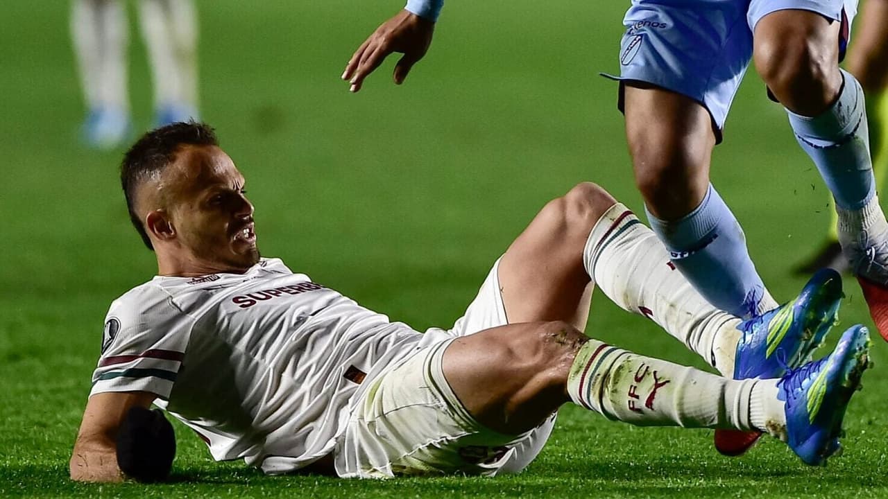 Renê explode com erros do Flu na altitude e contesta cartão vermelho decisivo — Futebol