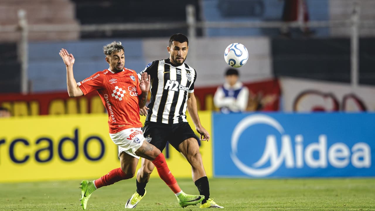 Galo amarga derrota no Peru: Cienciano vence e Atlético-MG segue na lanterna da Sul-Americana — Futebol