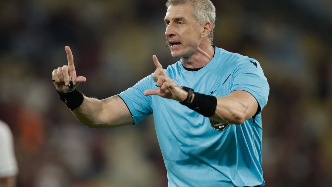 Vitória promete acionar CBF por falhas graves da arbitragem contra o Flamengo — Futebol
