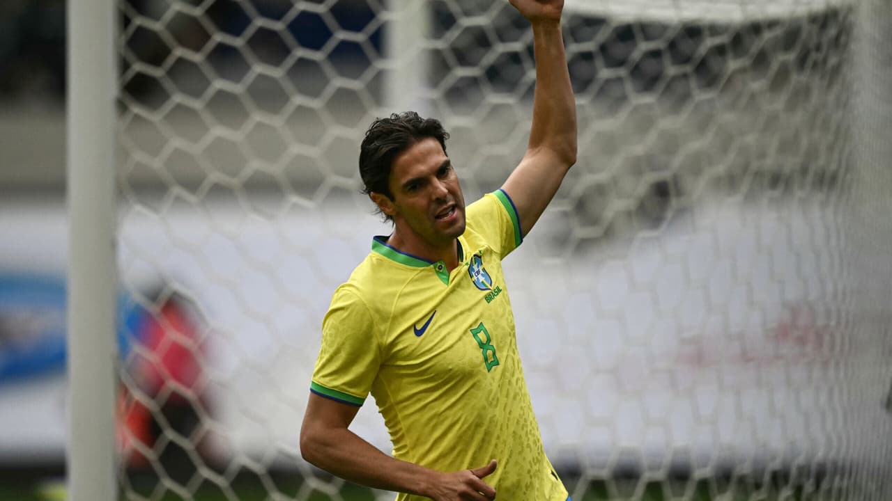 Veja gols de Brasil x México Legends: Adriano e Kaká marcam