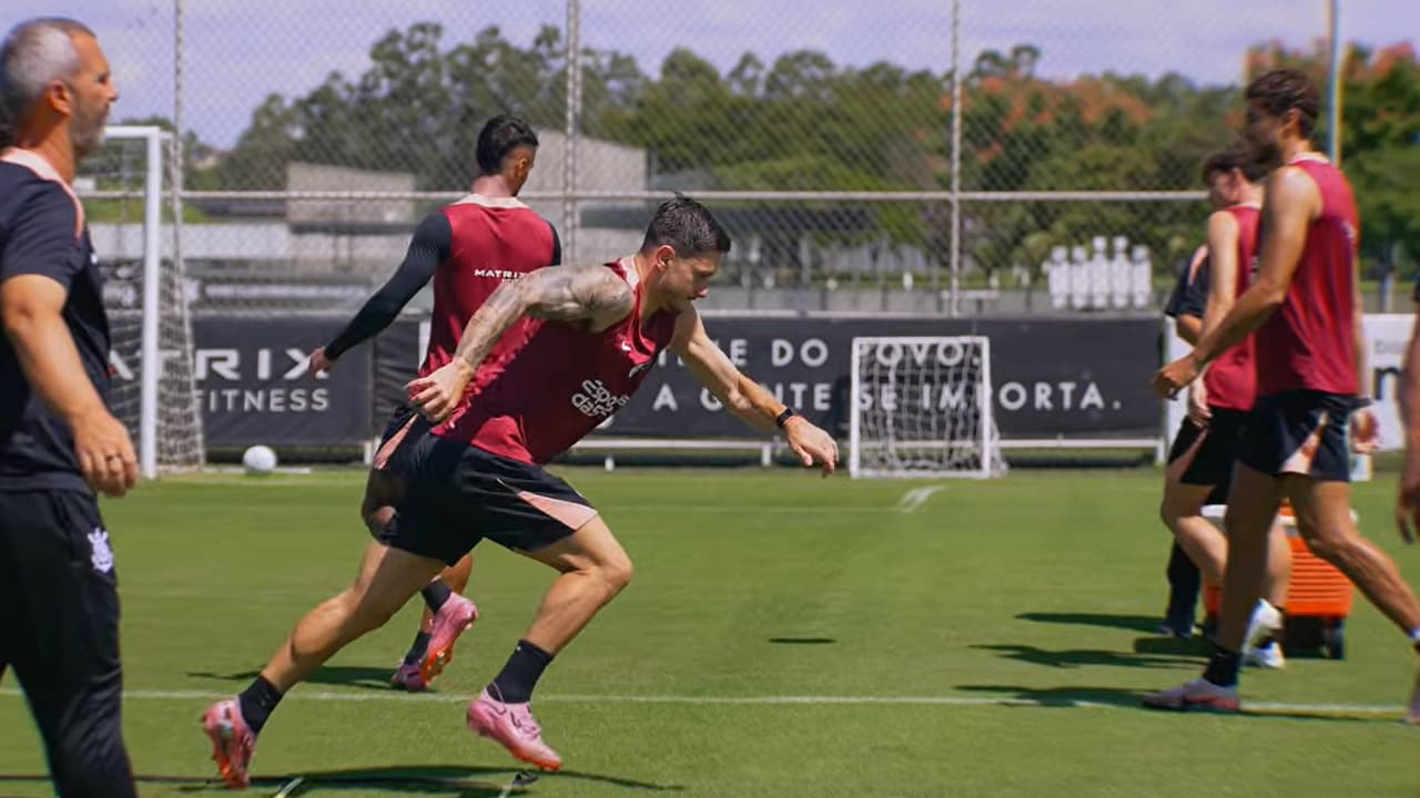 Corinthians intensifica preparação: Dorival implementa ajustes táticos com novos reforços em treino