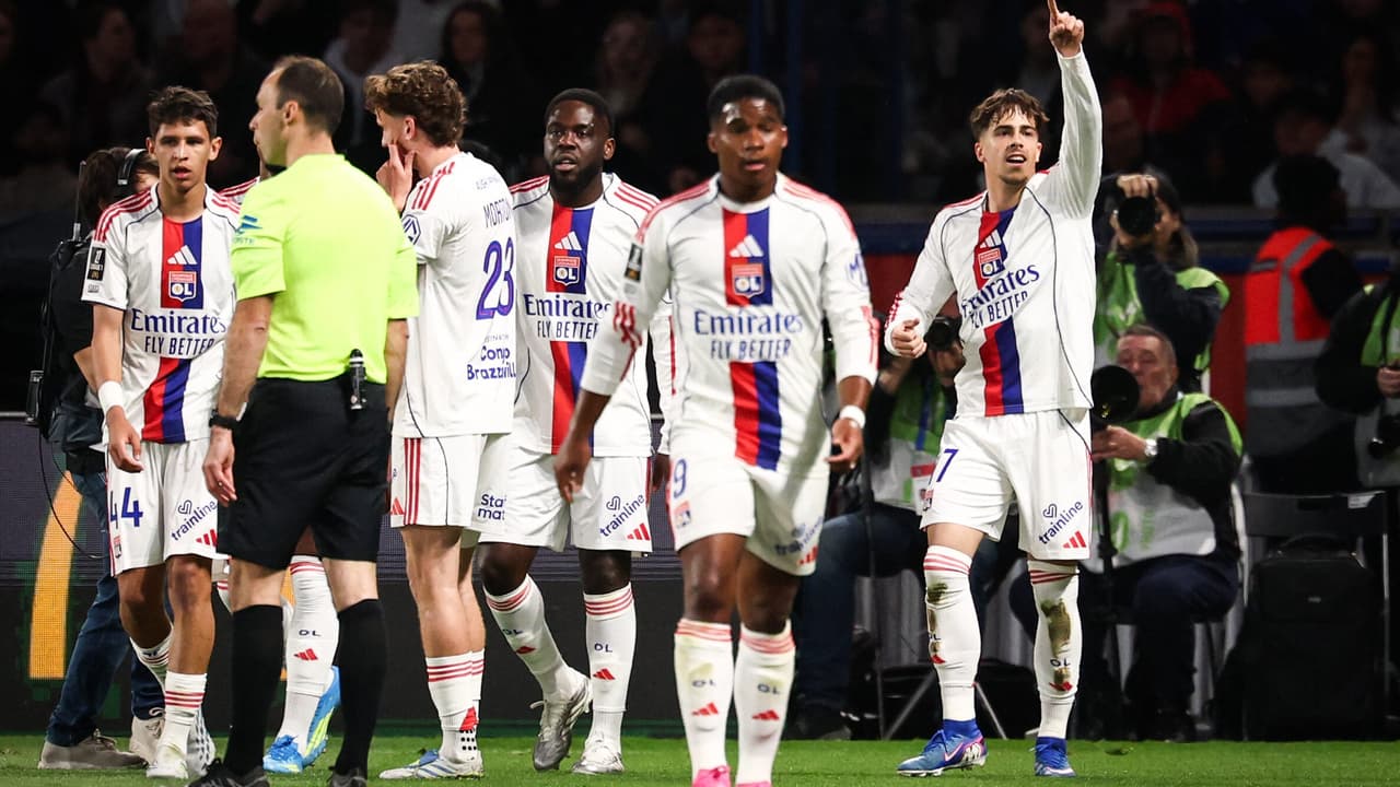 Atitude de Endrick em PSG x Lyon repercute: 'Existe explicação?'