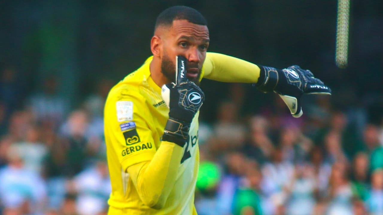 Everson admite superioridade do Galo, mas aponta falhas fatais na derrota para o Coritiba