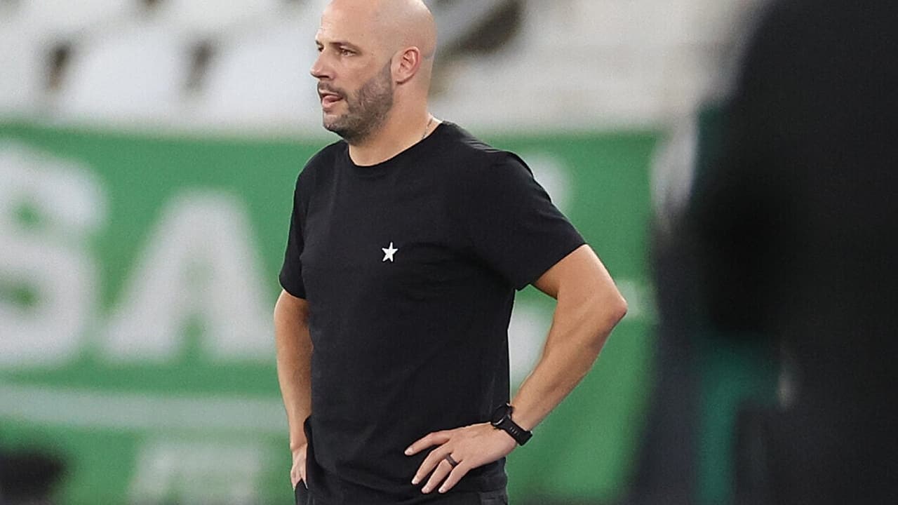 Vitinho exalta trabalho de Franclim Carvalho no Botafogo: 'A página virou'