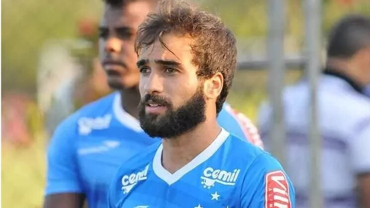 Atlético-MG 1 x 3 Cruzeiro: A Virada Épica que Enterrou o Tabu de 11 Clássicos no Brasileirão 2015 — Futebol