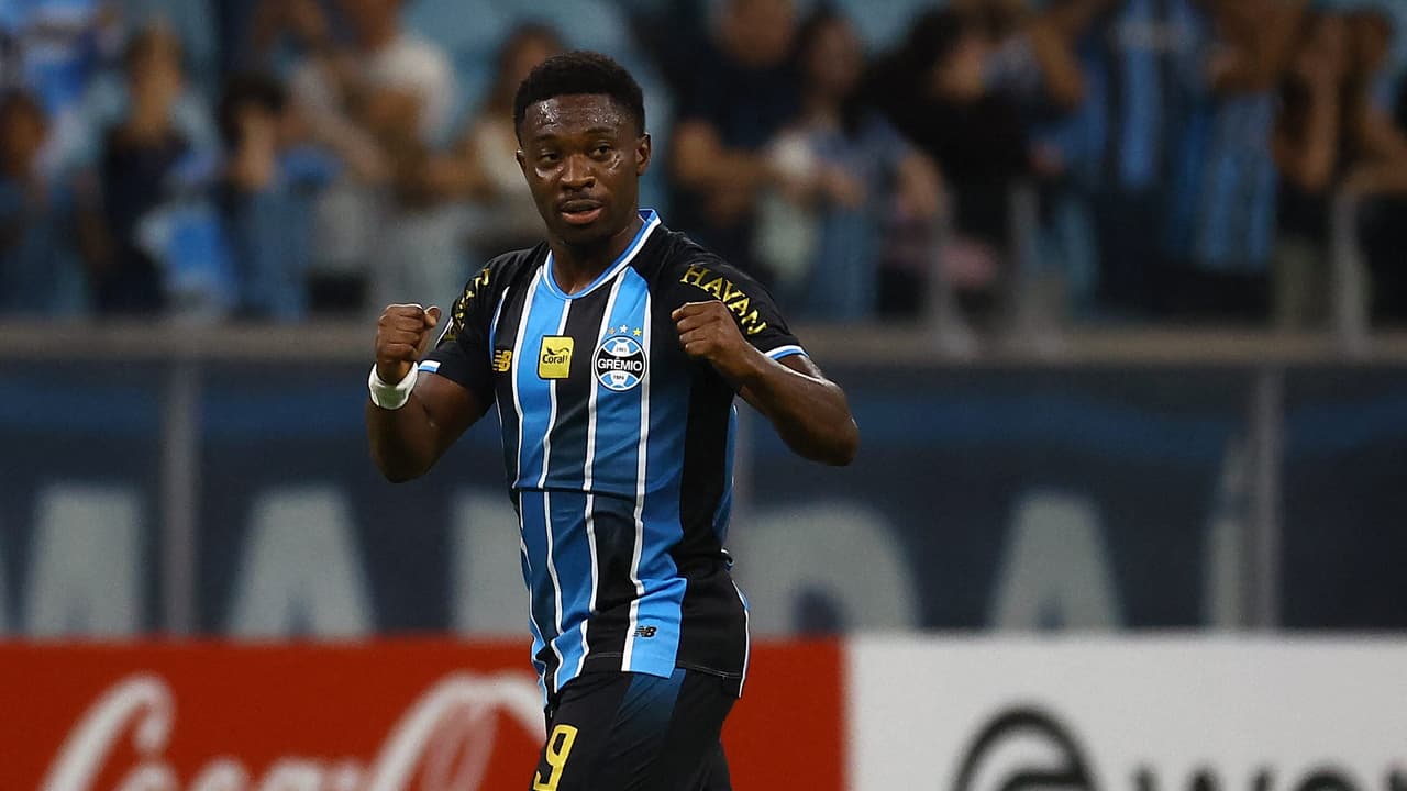 Grêmio conquista vitória dramática sobre o Riestra na reta final da Sul-Americana