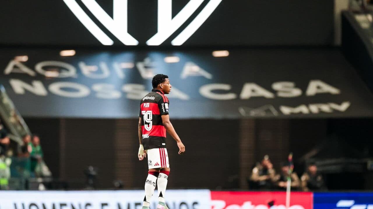 Flamengo massacra Atlético-MG com 4 a 0 e torcida rubro-negra provoca: 'Pode chamar!' — Futebol