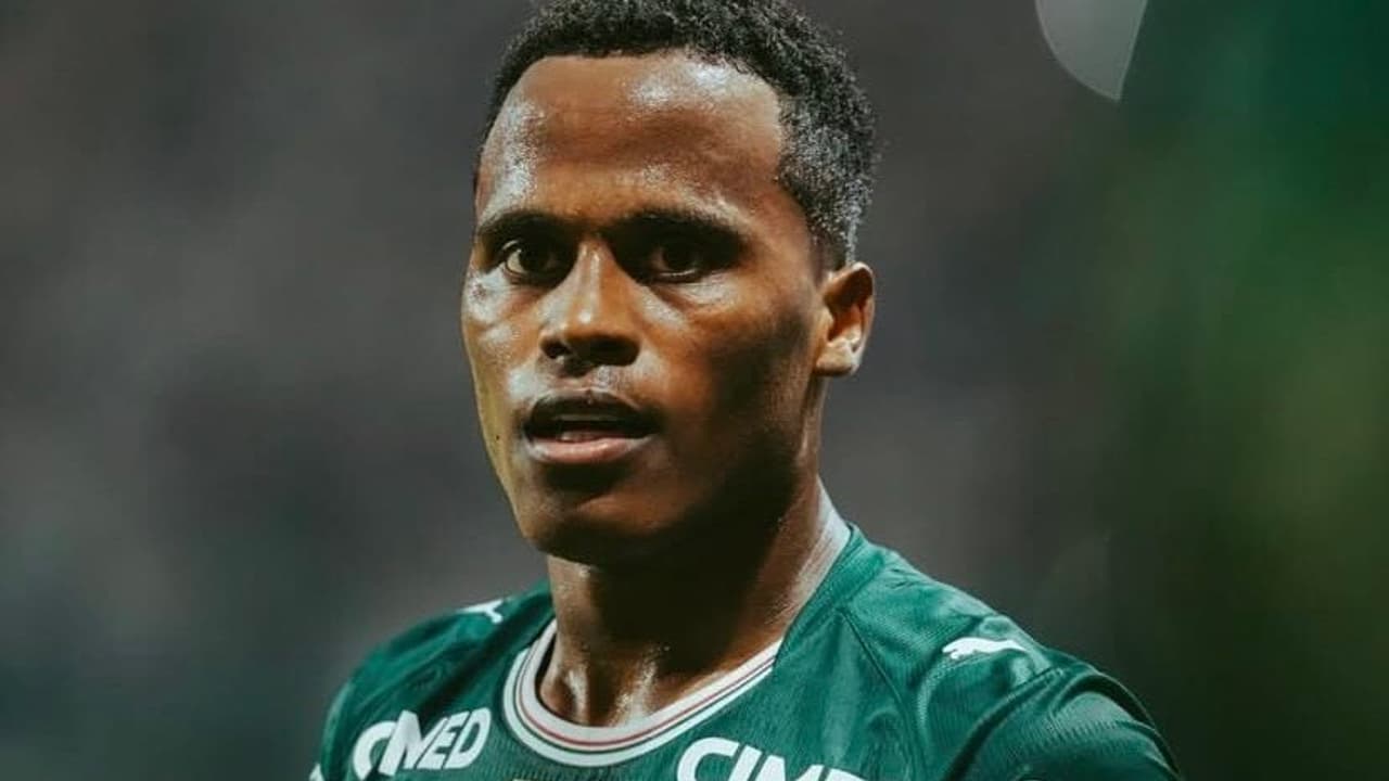 Palmeiras vence Bahia, mas torcedores criticam Jhon Arias por atitude polêmica