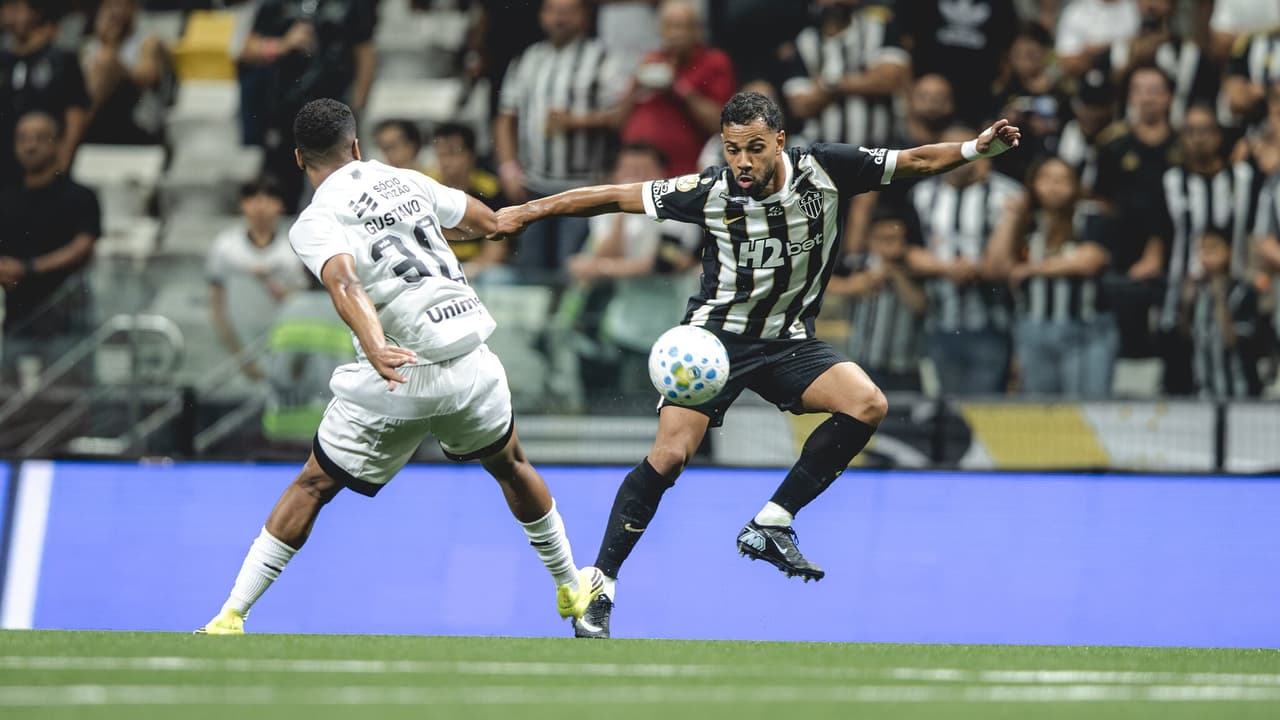 Sem Renan Lodi, Domínguez avalia improvisos na lateral para duelo com Flamengo — Futebol