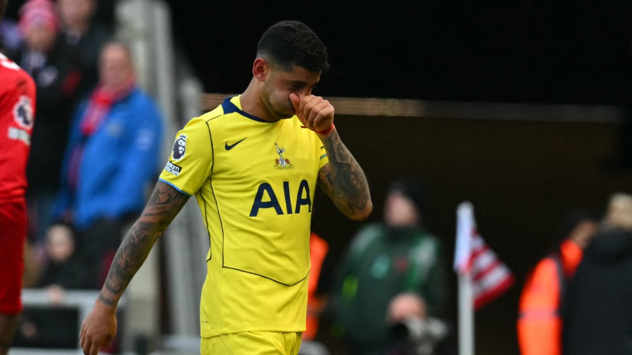 Tottenham perde e se complica na zona de rebaixamento da Premier League