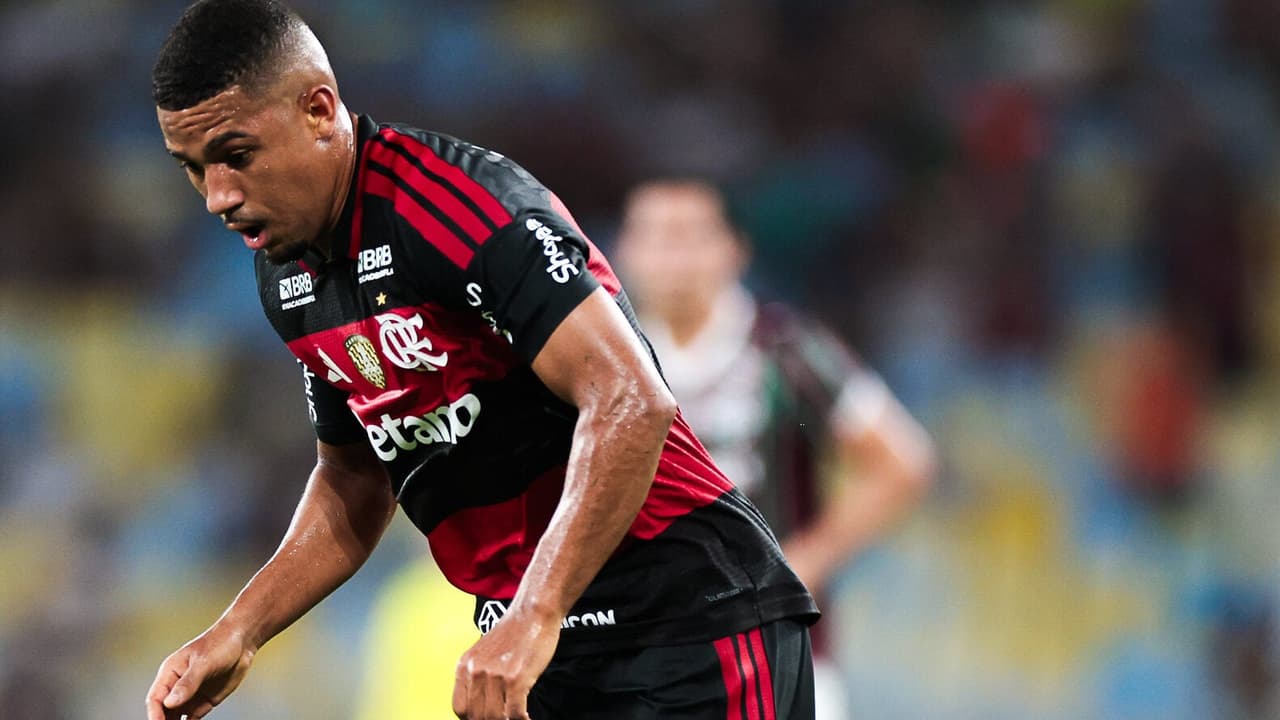 Samuel Lino desponta como peça-chave no Flamengo em 2026