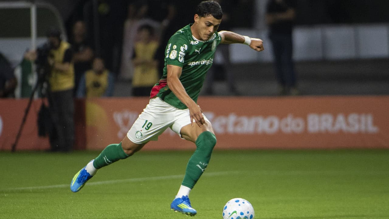 Palmeiras marca cedo e assume a liderança no confronto contra o Jacuipense