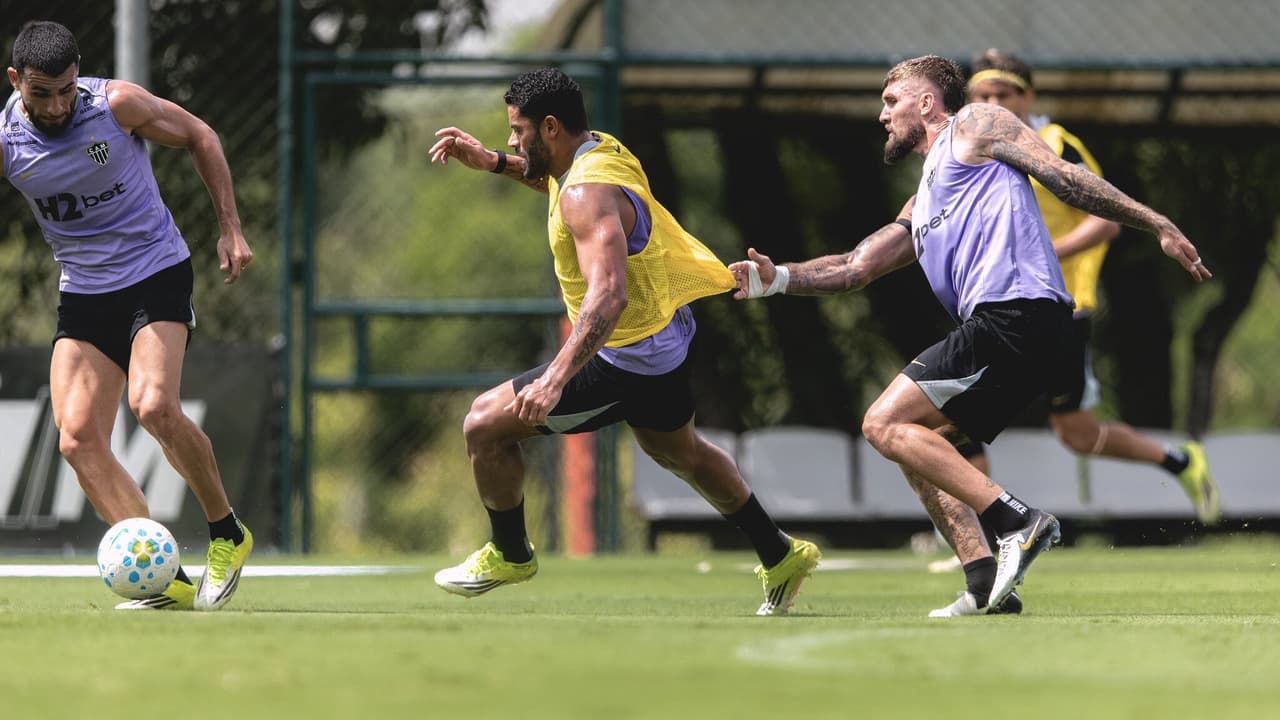 Atlético-MG foca no Brasileirão: as escolhas de Domínguez para enfrentar o Coritiba