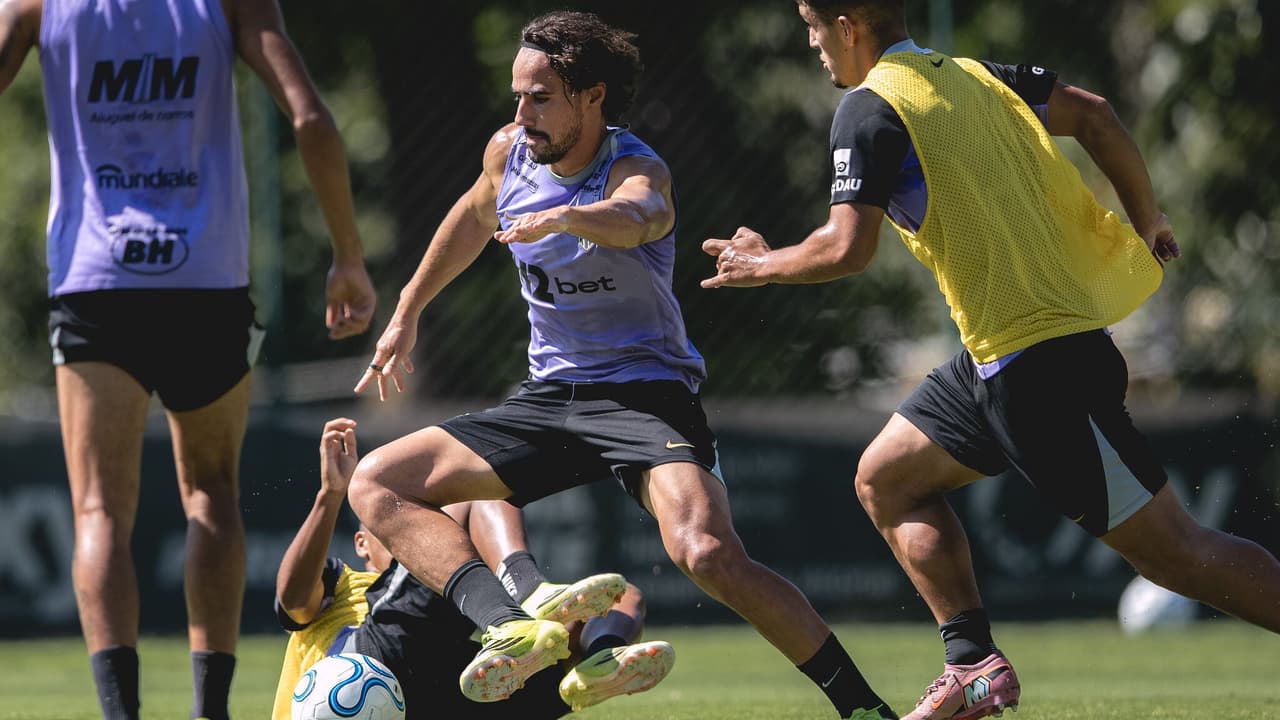 Domínguez testa time misto do Galo contra Cienciano: quem deve brilhar na altitude? — Futebol