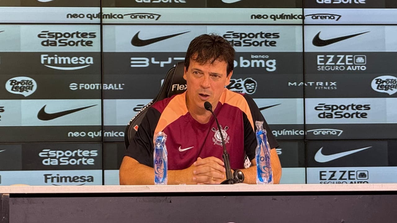Diniz reverbera sua estratégia defensiva ao conduzir o Corinthians a seis partidas sem vazamentos