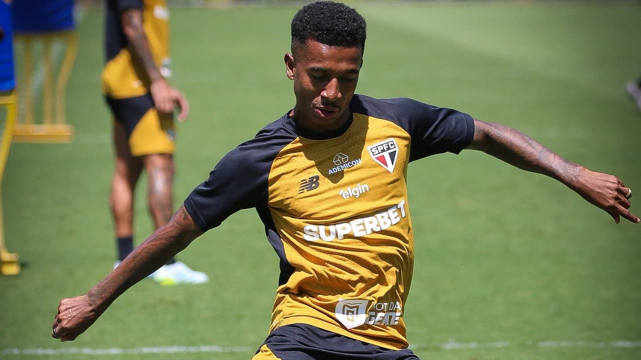 Marcos Antônio sofre lesão e desfalca São Paulo por semanas