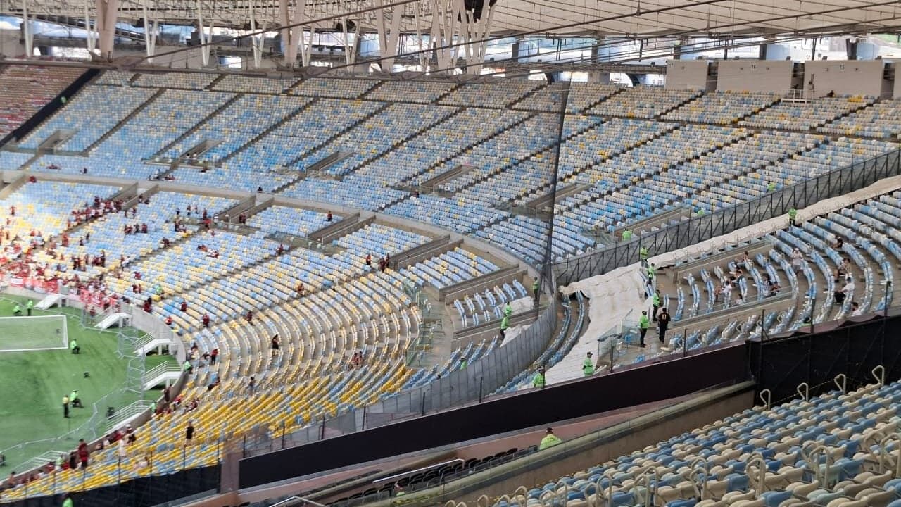 Flamengo Implementa Rede de Proteção para Setor da Torcida Visitante no Maracanã