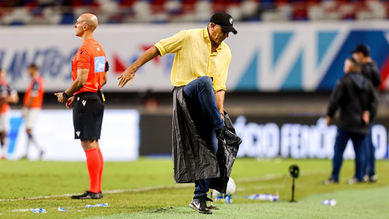 Renato, após empate do Vasco com o Remo: 'Nossas falhas têm que acabar'