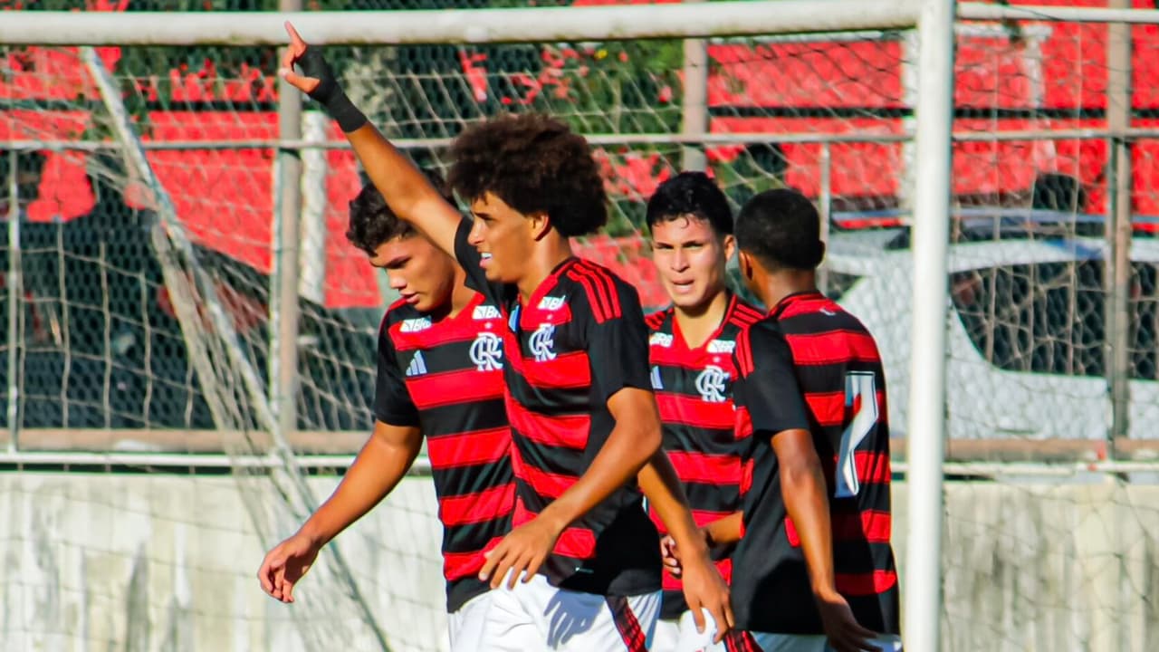 Impasse na Renovação: Ryan Roberto Desfalca Flamengo Sub-20 em Fase Decisiva