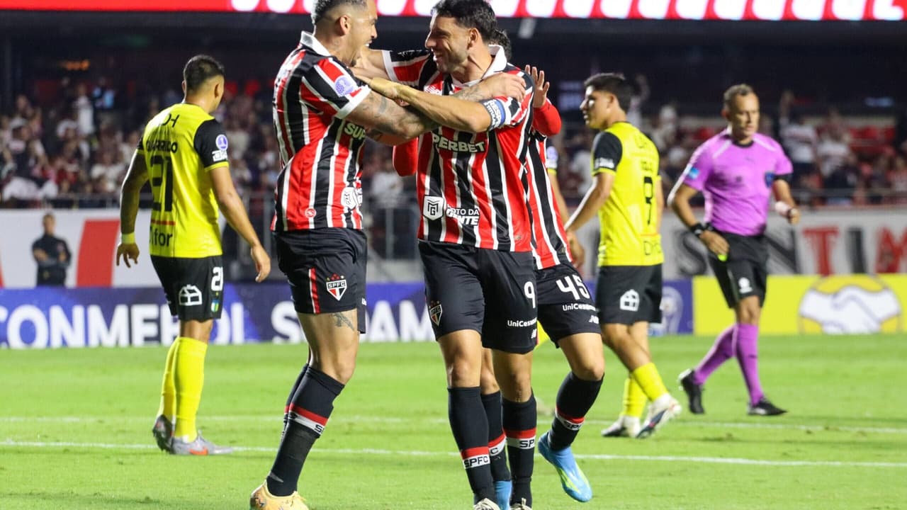 Luciano busca ajudar o São Paulo na Sul-Americana mesmo com dores na panturrilha — Futebol