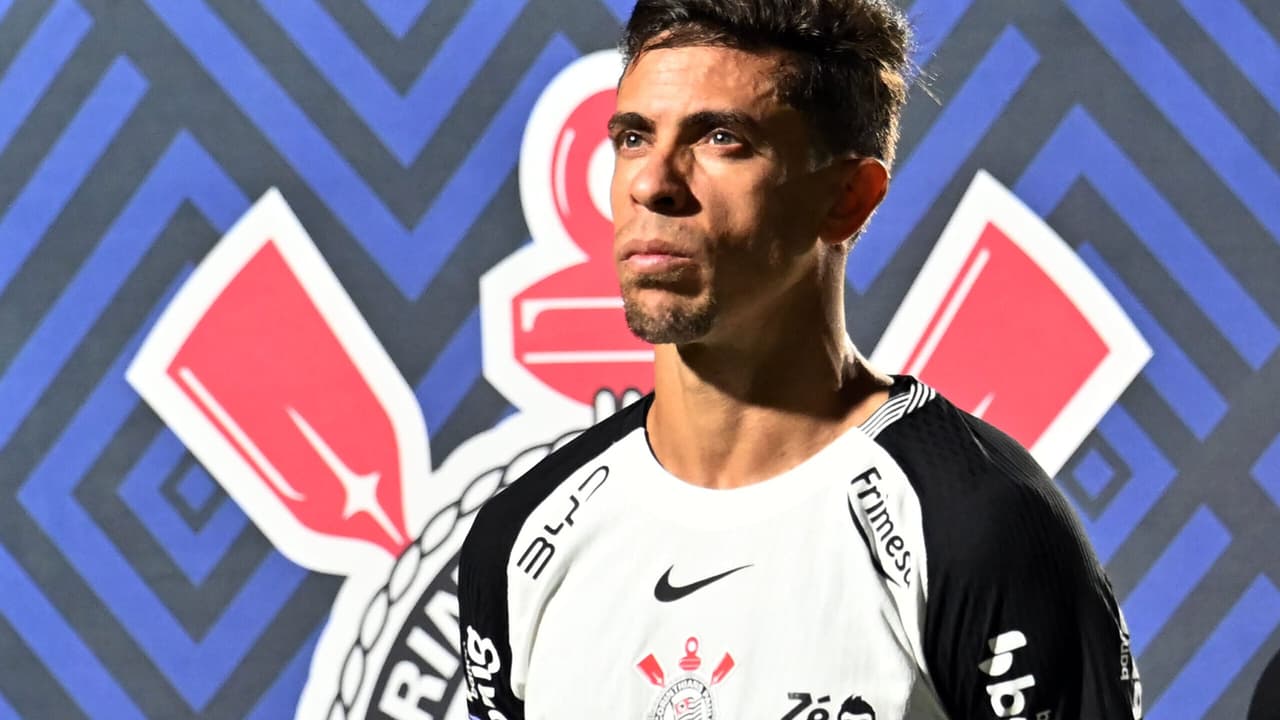 Gabriel Paulista minimiza bronca de Diniz: 'Ele achou alguém mais vida louca' — Futebol