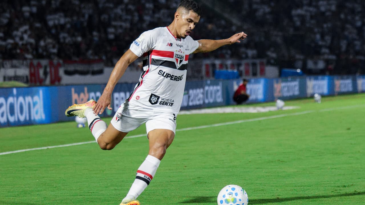São Paulo em alerta: lesões na zaga e laterais forçam improvisos no Tricolor — Futebol