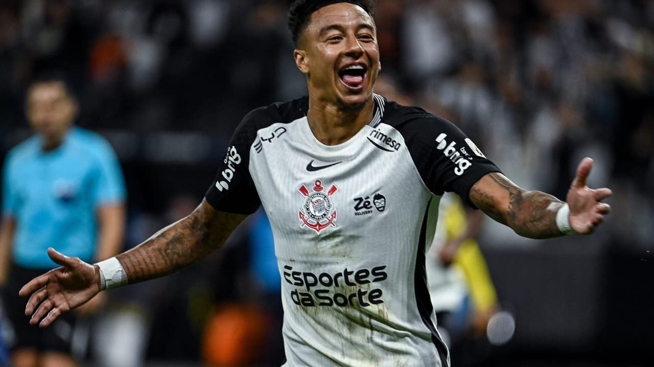 Lingard elogia Diniz e sonha com Corinthians na decisão da Libertadores