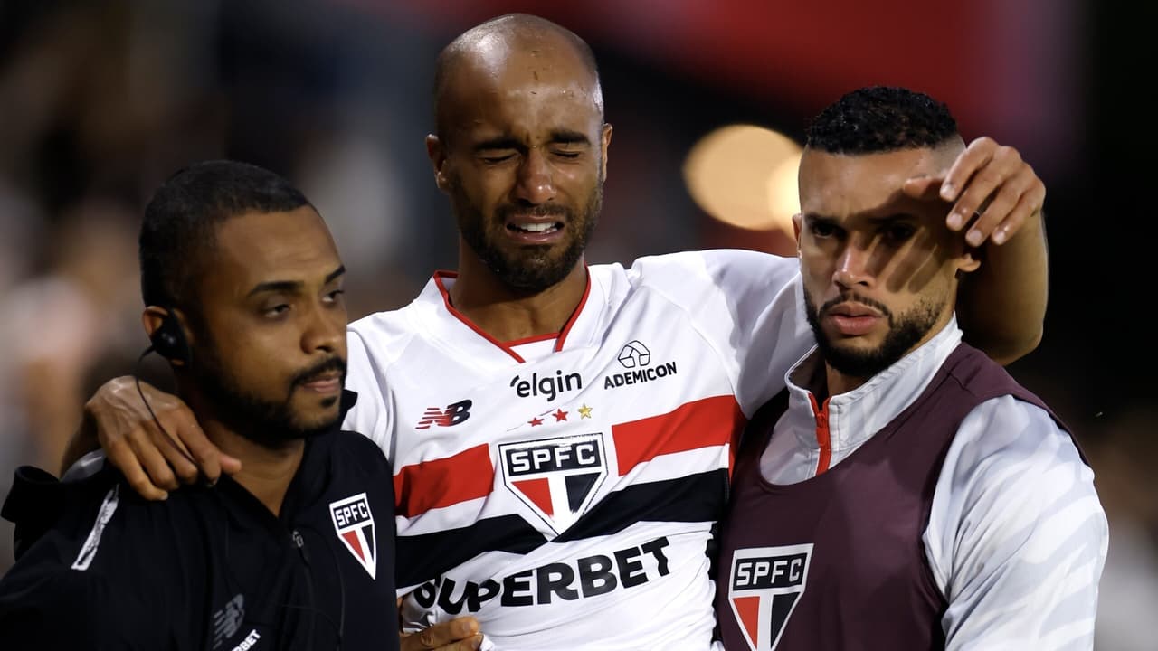Lucas Moura volta aos gramados e sofre lesão no tornozelo: preocupação no São Paulo — Futebol