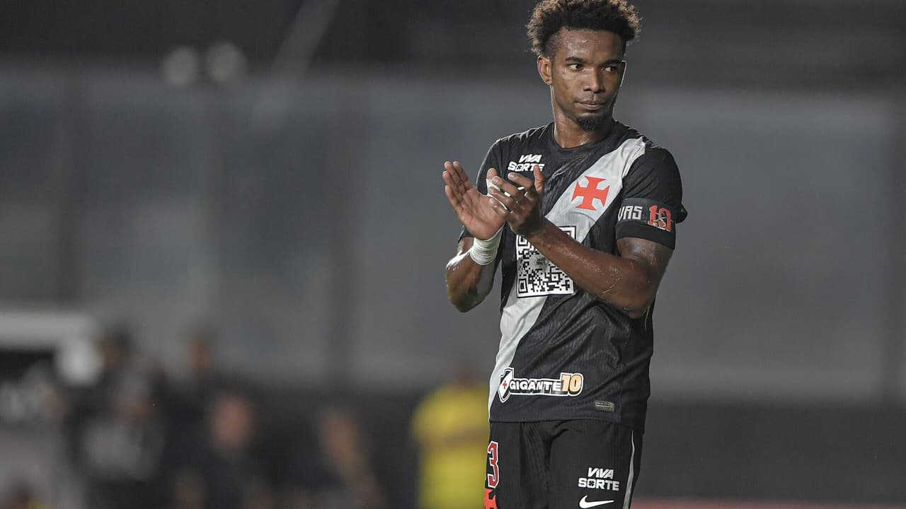 Renato Gaúcho mantém tradição e volantes do Vasco se destacam pelos gols