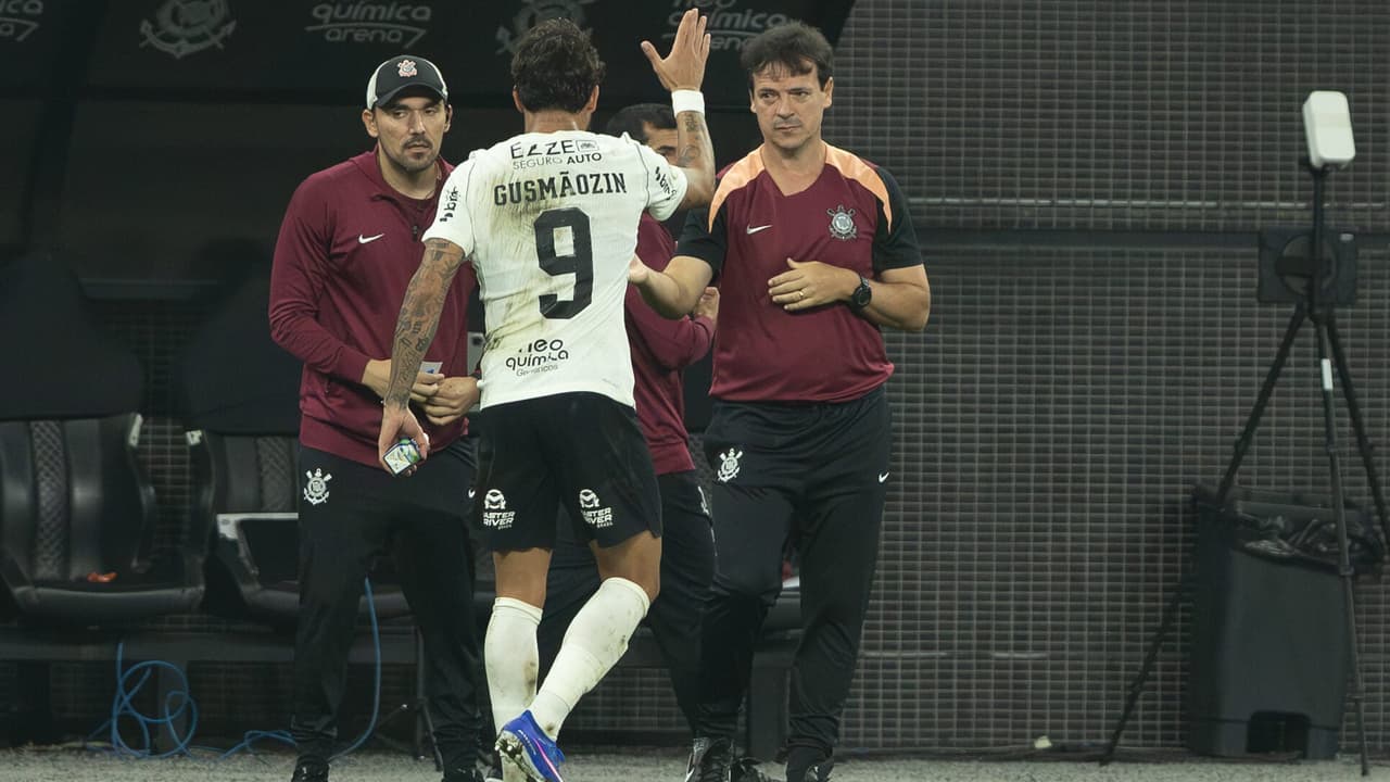 Diniz protege Yuri Alberto sob vaias e pressão no Corinthians — Futebol