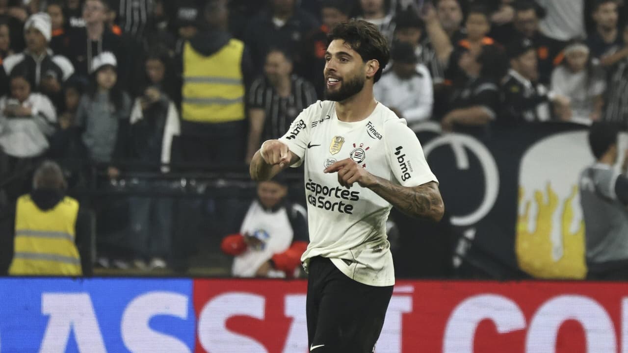 Yuri Alberto aponta 'sacrifício defensivo' no Corinthians: 'Pela equipe'