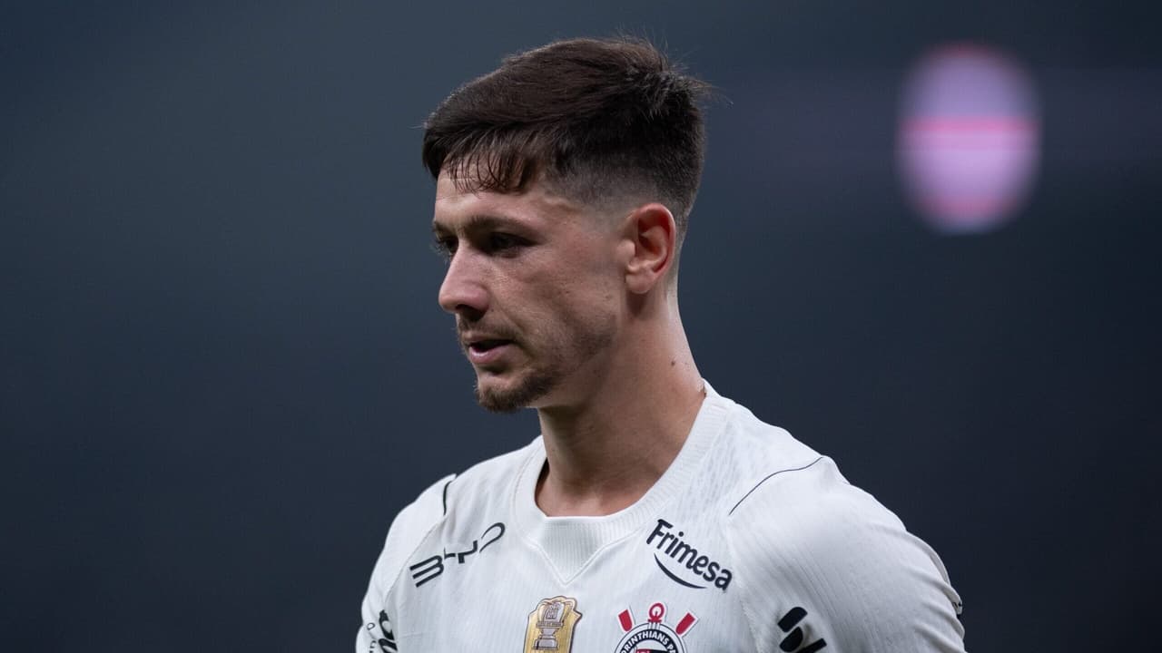 Garro critica arbitragem após revés do Corinthians, evitando polêmicas sobre desempenho da equipe