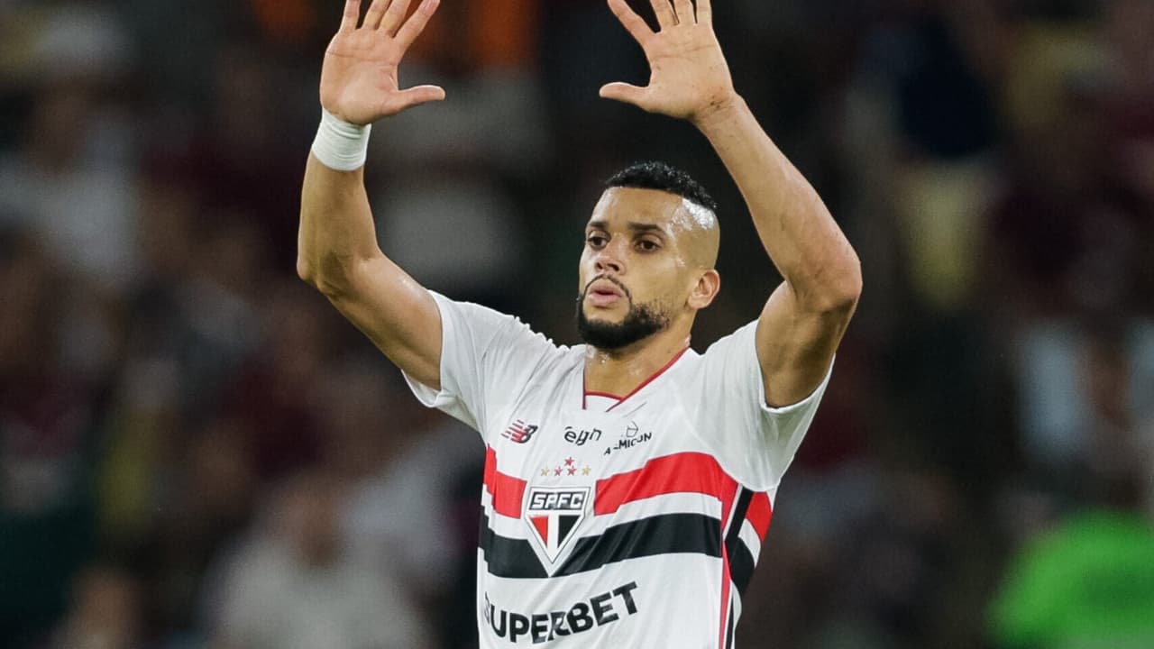 São Paulo vê crise na defesa se agravar após saída de Dória — Futebol