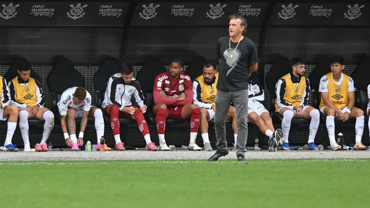Cuca minimiza confusão com Neymar e aponta série de problemas no Santos contra o Coritiba — Futebol