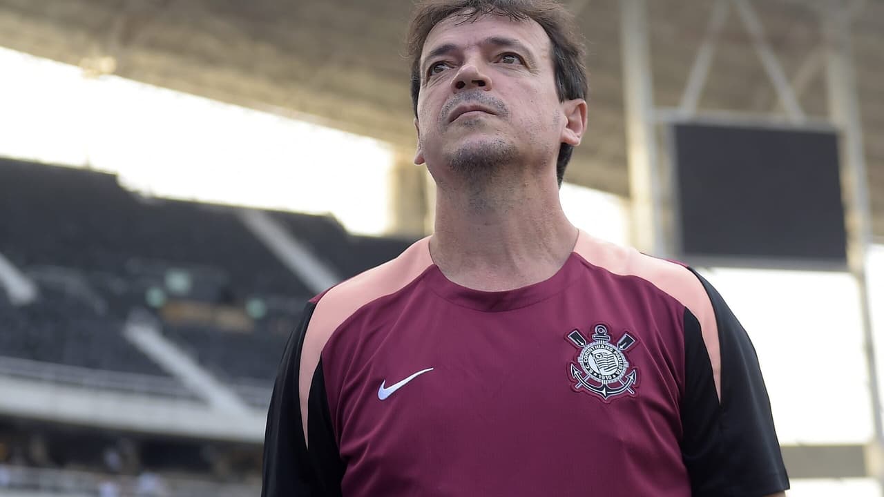 Corinthians em Busca da Glória: Diniz Enfrenta Desafios como Visitante na Libertadores