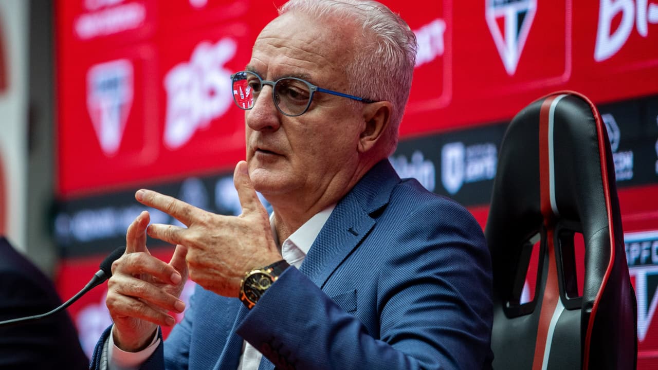 Dorival aponta responsabilidades no afastamento de Martínez: 