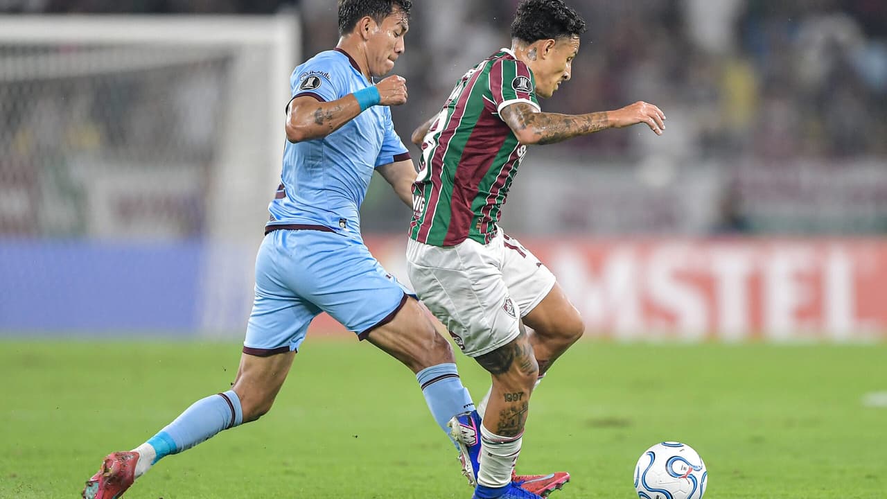 Savarino desperdiça chance clara e revolta torcida do Fluminense no Maracanã — Futebol