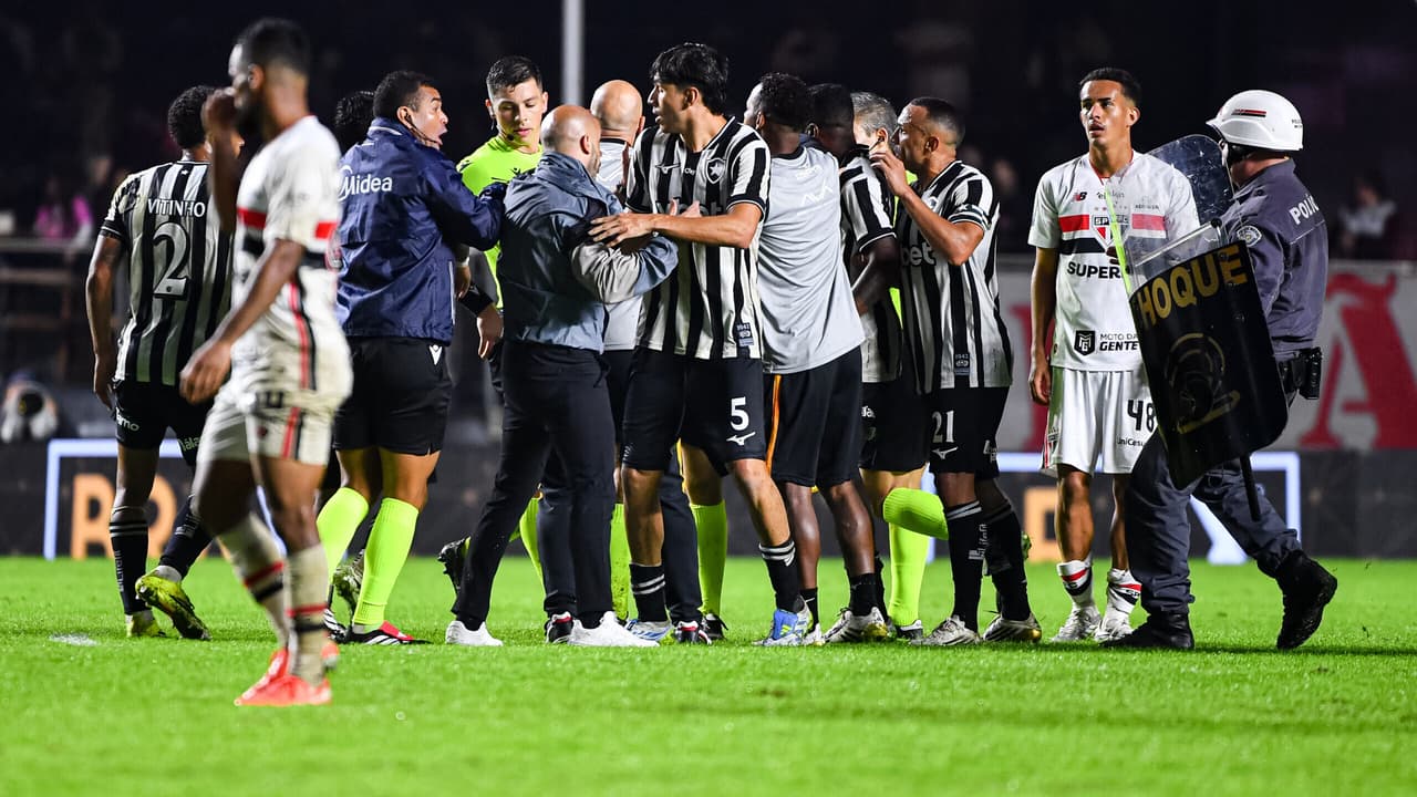 Torcida do São Paulo cobra Dorival Júnior após empate sem brilho contra o Botafogo — Futebol