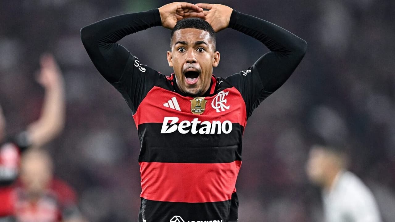 Flamengo brilha com vitória convincente sobre Coritiba