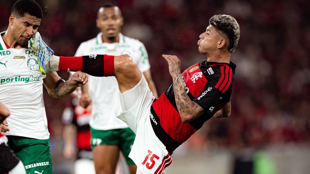 Falta dura de Carrascal em Murilo deixa zagueiro marcado e gera ironia do Palmeiras — Futebol