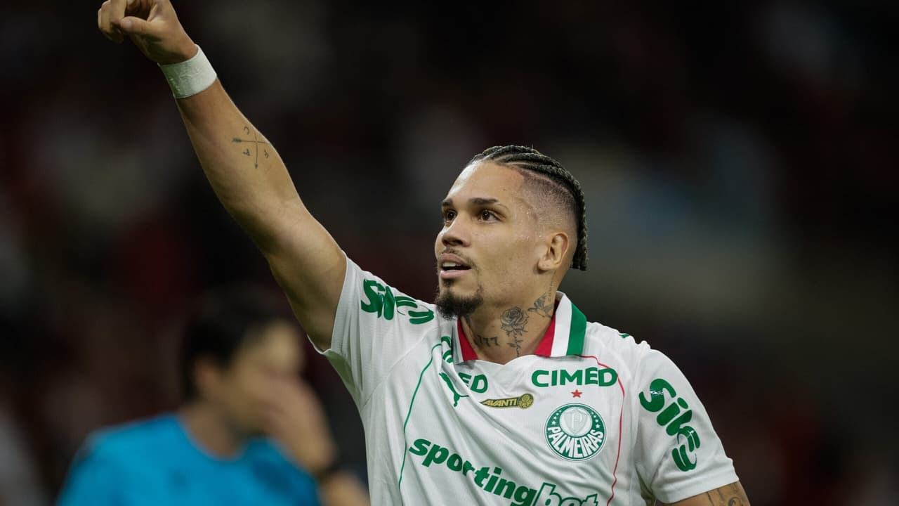 STJD Denuncia Paulinho por Comemoração Controvérsia em Vitória do Flamengo sobre o Palmeiras