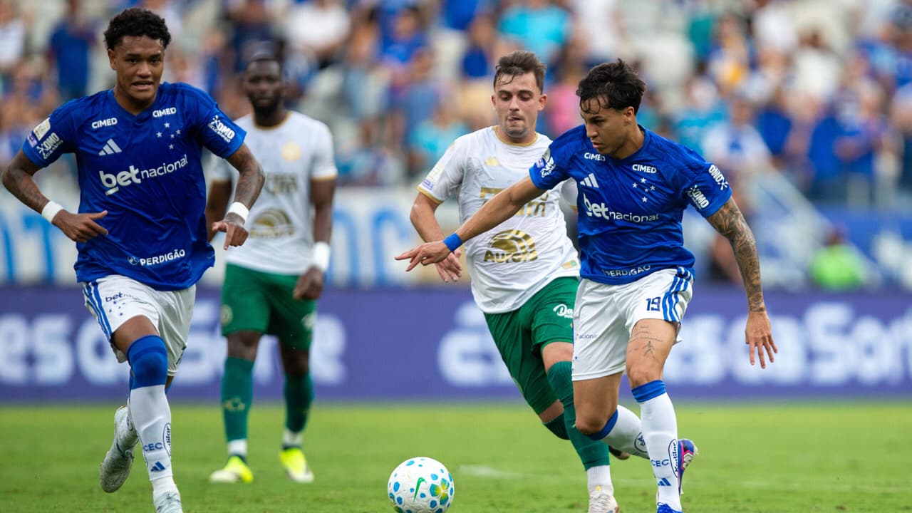 Otávio brilha com defesas heroicas e garante vitória do Cruzeiro sobre a Chapecoense — Futebol