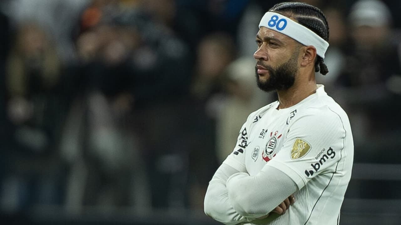Memphis Depay esclarece sua situação no Corinthians: 