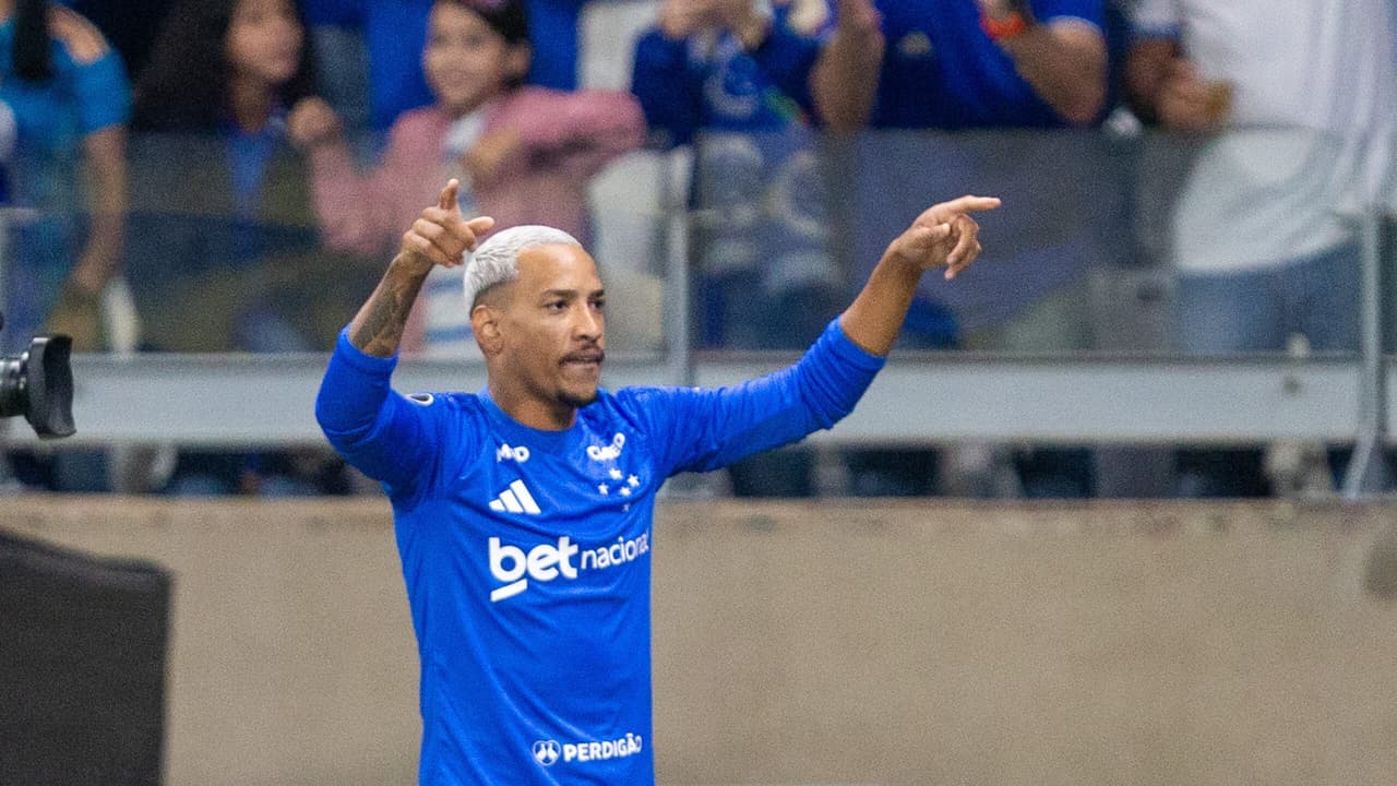 Classificação selada: Cruzeiro atropela Barcelona-EQU com show de Matheus Pereira no Mineirão